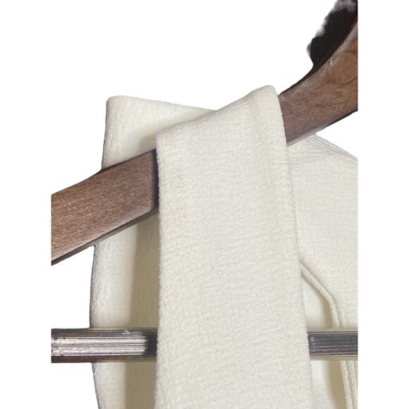 Rebecca Vallance Ivory Love Bow Bridal Gown with tags. Size 6 - Picture 9 of 16